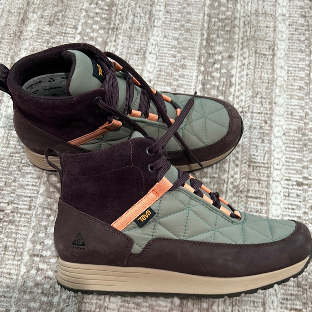 Teva women’s Multi-Color Hiking Shoes